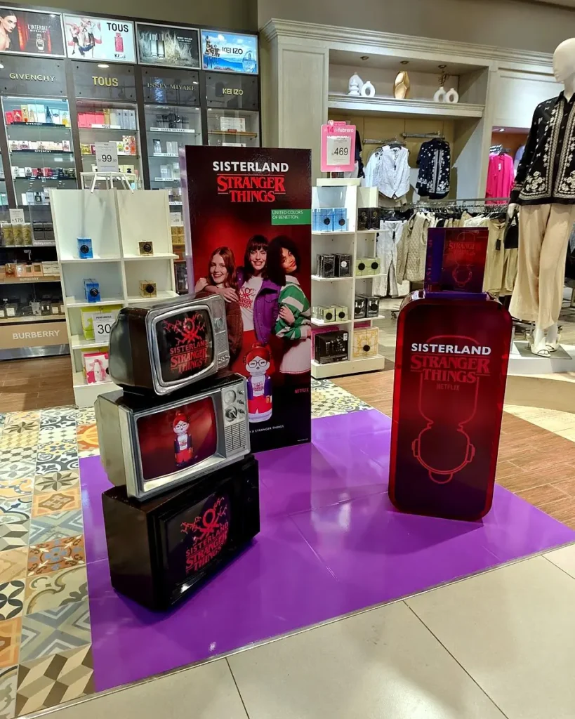 Sisterland: display de campaña