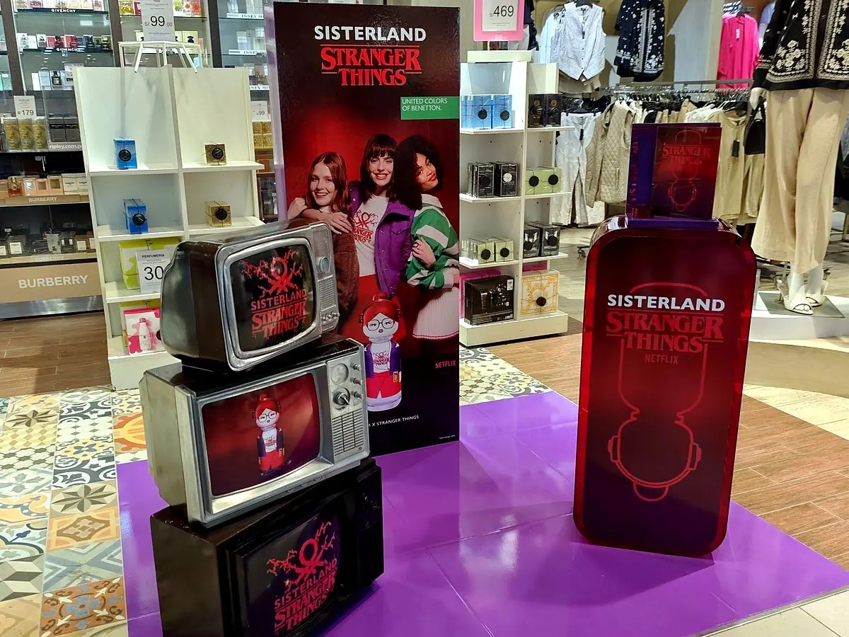 Display de piso para campaña de perfumería