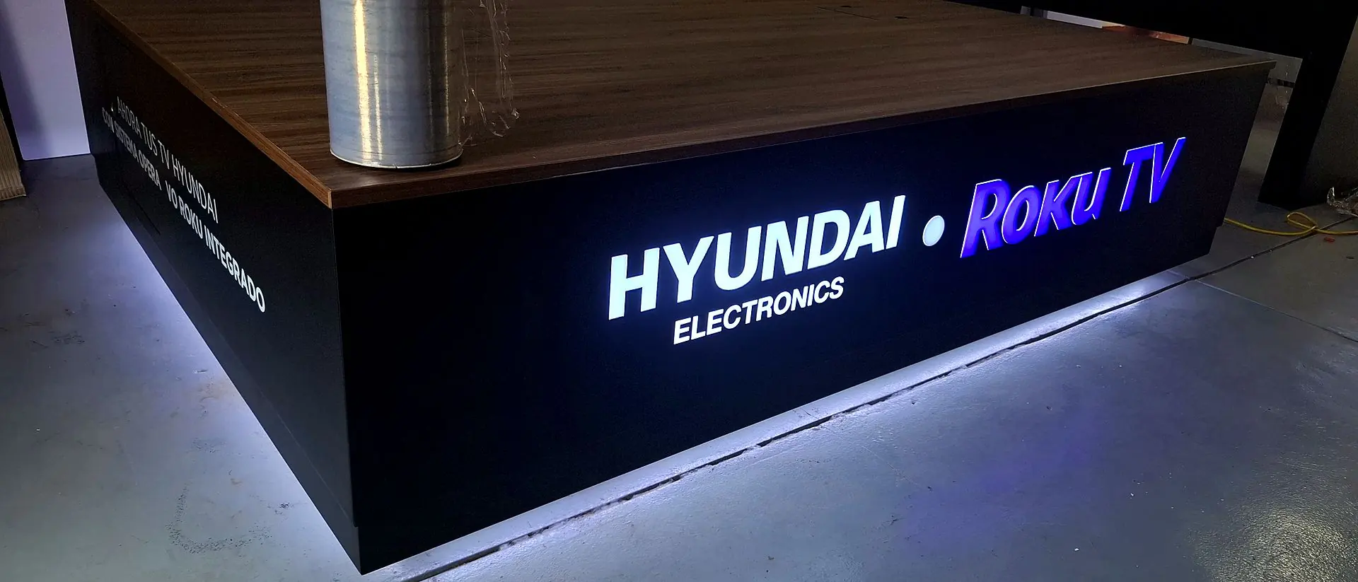 Tarima de exhibición con iluminación LED