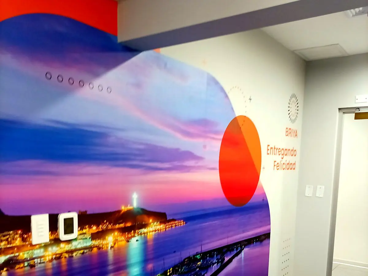 Mural de vinil de gran formato en oficina